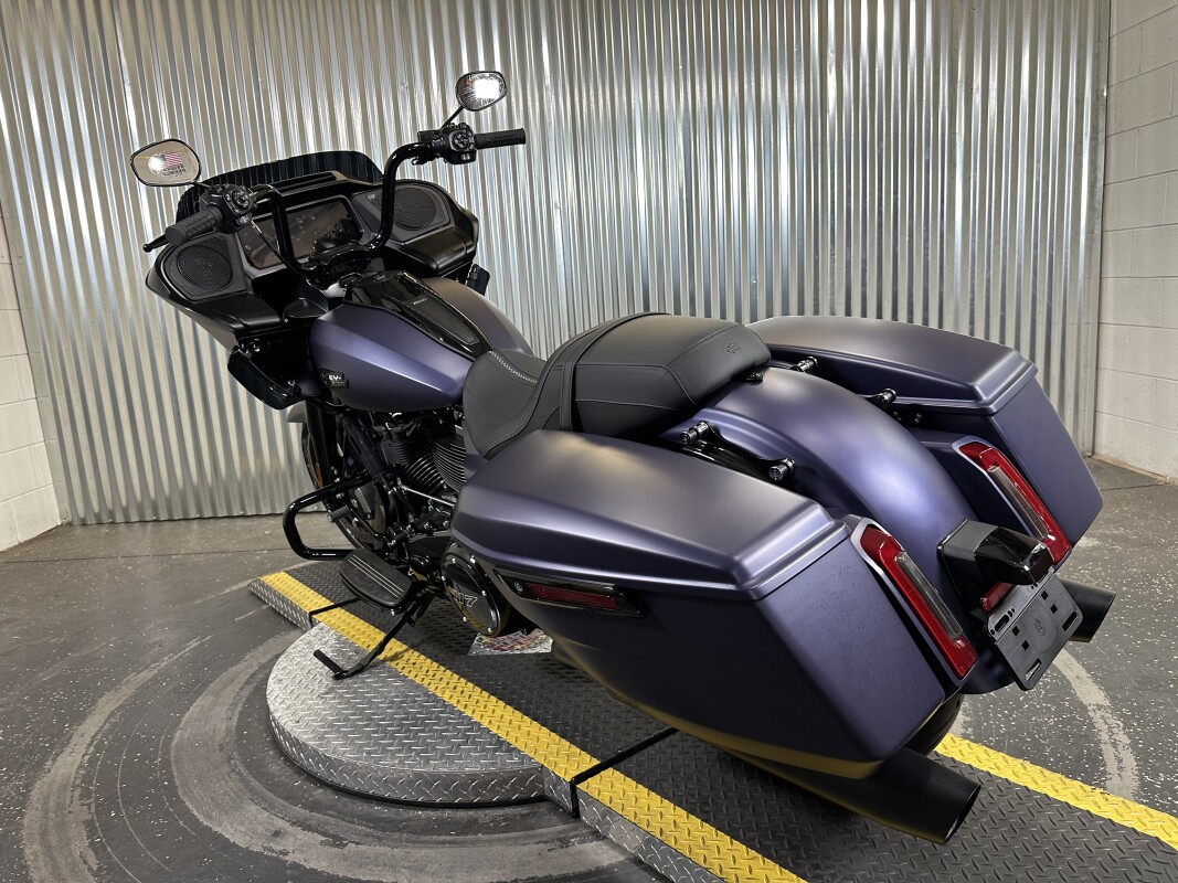 2025 Harley-Davidson Road Glide Purple Abyss Denim - Black Finish - Photo 6