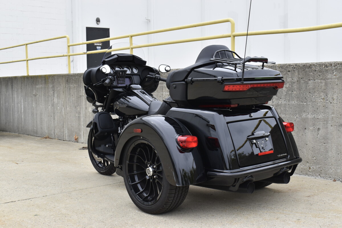 2025 Harley-Davidson Tri Glide Ultra FLHTCUTG - Photo 6