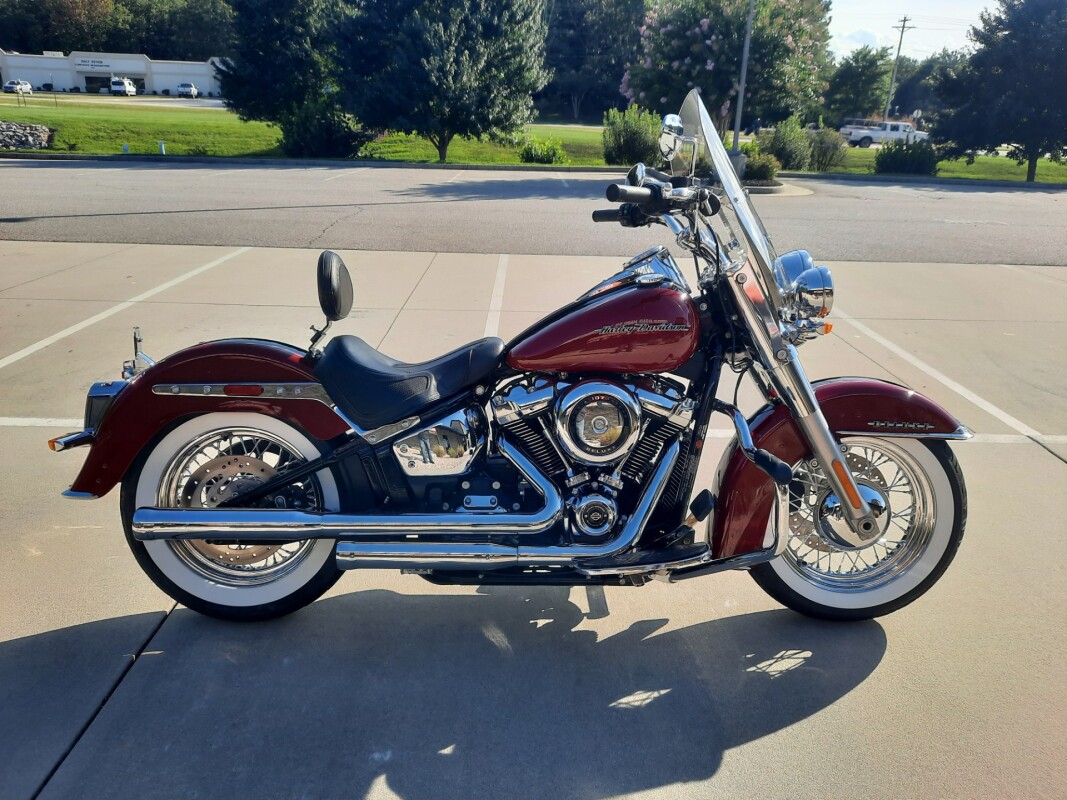 2020 Harley-Davidson Deluxe Billiard Red/Vivid Black - Photo 5