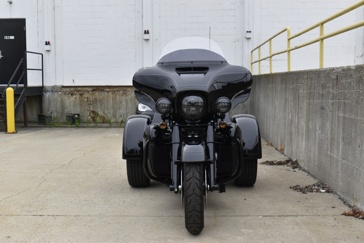 2025 Harley-Davidson Tri Glide Ultra FLHTCUTG - Photo 3