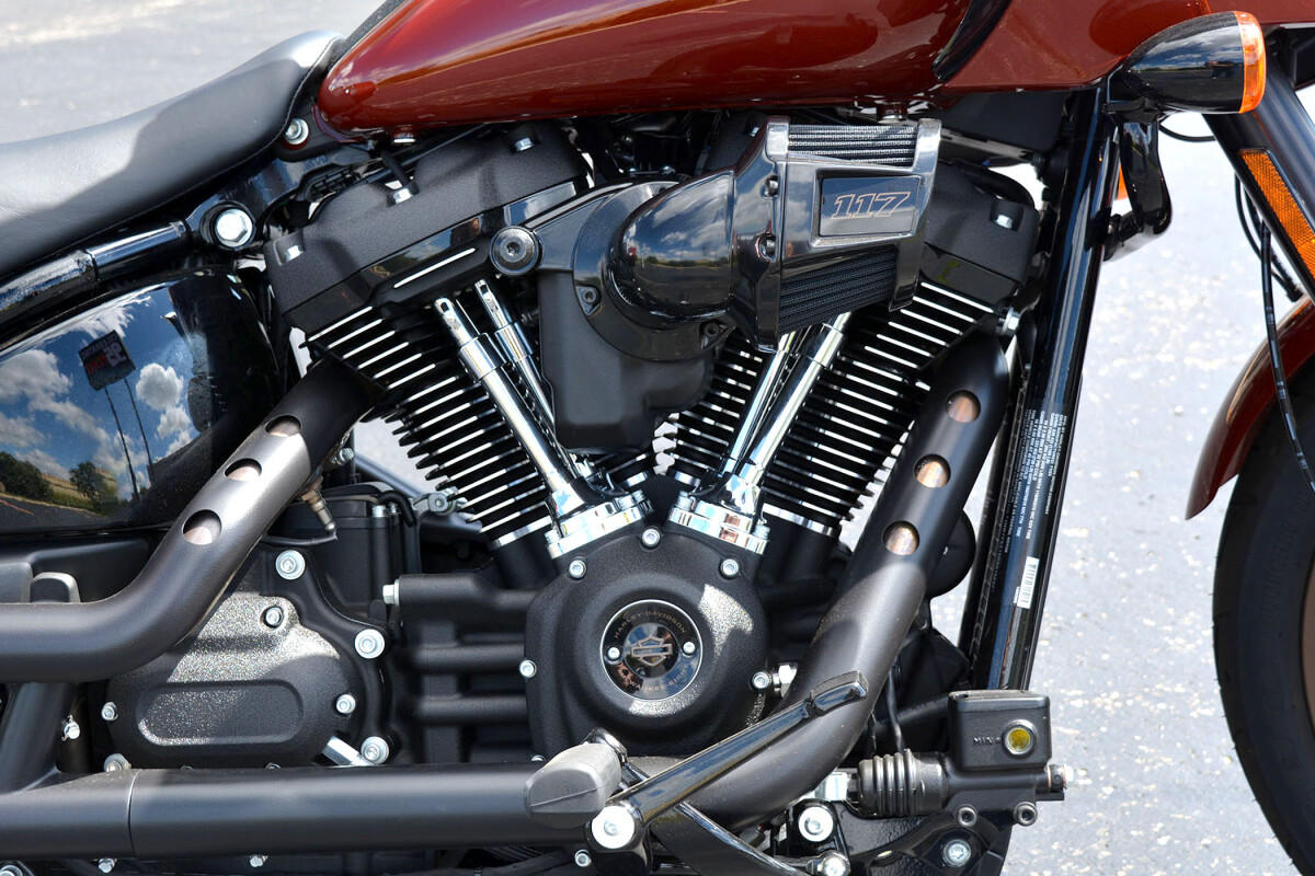 FXLRST 2024 Low Rider ST - Photo 8