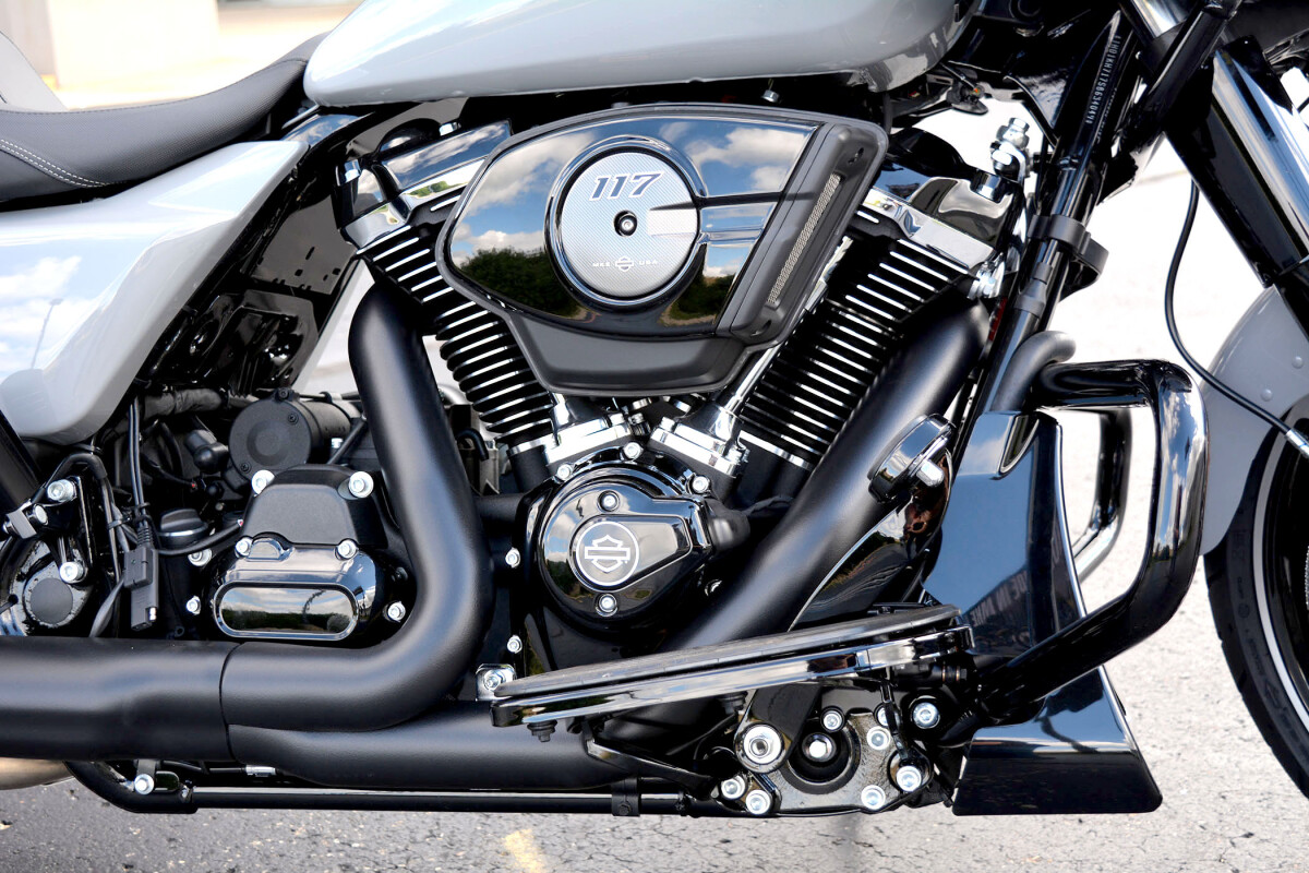 2025 Harley-Davidson Road Glide Billiard Gray - Black Finish - Photo 8