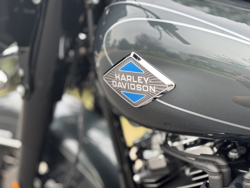 2025 Harley-Davidson Heritage Classic Iron Horse Metallic w/Laced Wheels - Photo 10