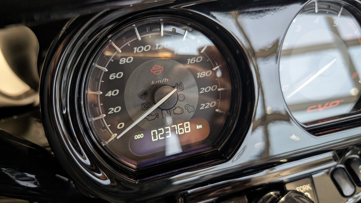 2021 Harley-Davidson CVO Road Glide Bronze Armor - Photo 8