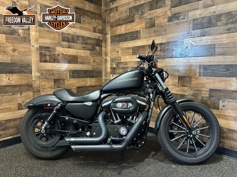 2010 Harley-Davidson® Iron 883™ Black Denim XL883N