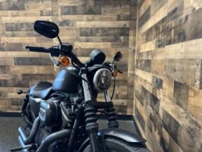 2010 Harley-Davidson® Iron 883™ Black Denim XL883N thumb 1