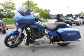 2025 Harley-Davidson Street Glide Grand American Touring thumb 2