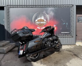 2025 Harley-Davidson<sup>®</sup> Street Glide® Ultra Iron Horse Metallic - Black Finish thumb 1