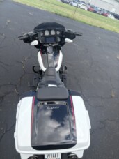 2021 Harley-Davidson® CVO™ Street Glide® Great White Pearl thumb 0