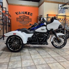 2025 Road Glide® 3 FLTRT  thumb 2