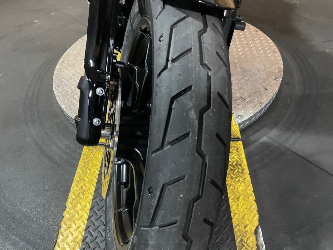 Harley-Davidson Low Rider S 2025 FXLRS VIVID BLACK - Photo 5