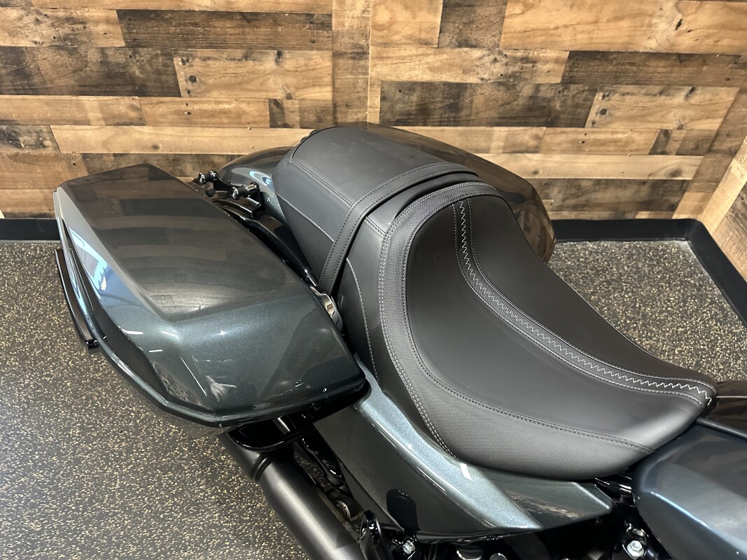 2025 Harley-Davidson Street Glide Iron Horse Metallic - Black Finish FLHX - Photo 5