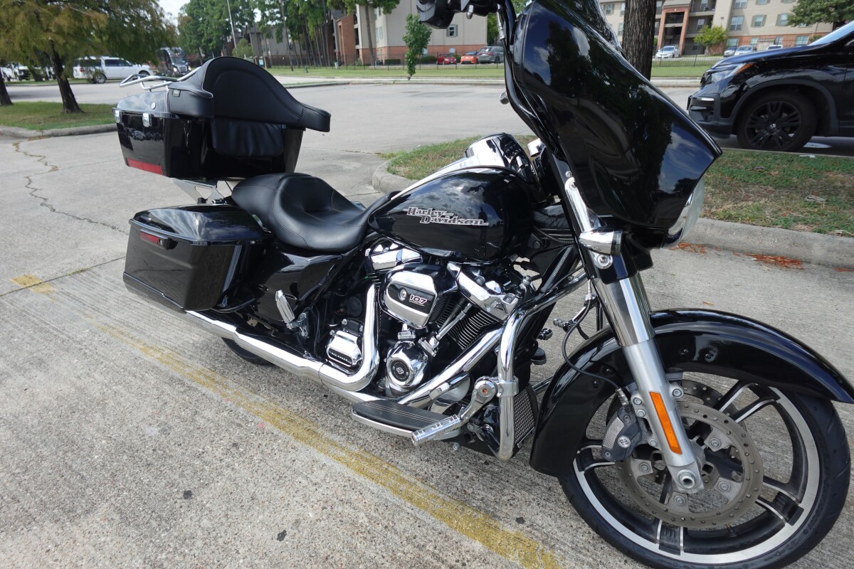 2017 Harley-Davidson Street Glide Special FLHXS