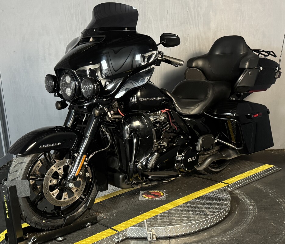 2020 Harley-Davidson Ultra Limited FLHTK BLACK - Photo 9