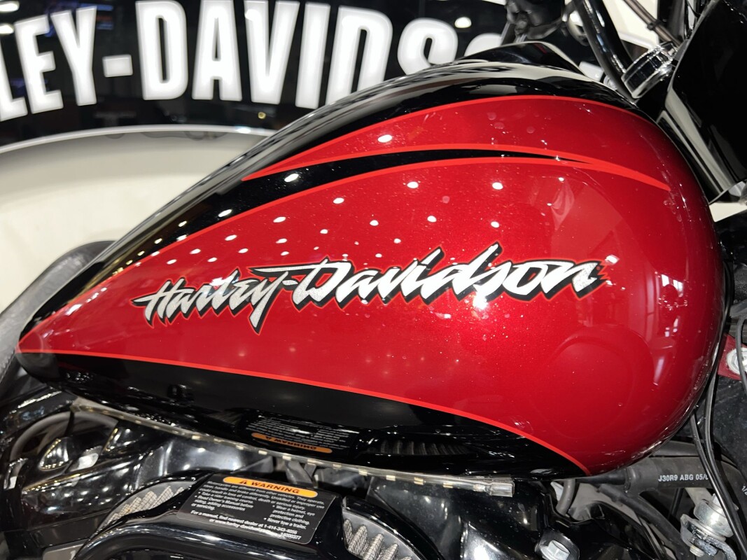 2017 Harley-Davidson CVO Street Glide FLHXSE - Photo 5