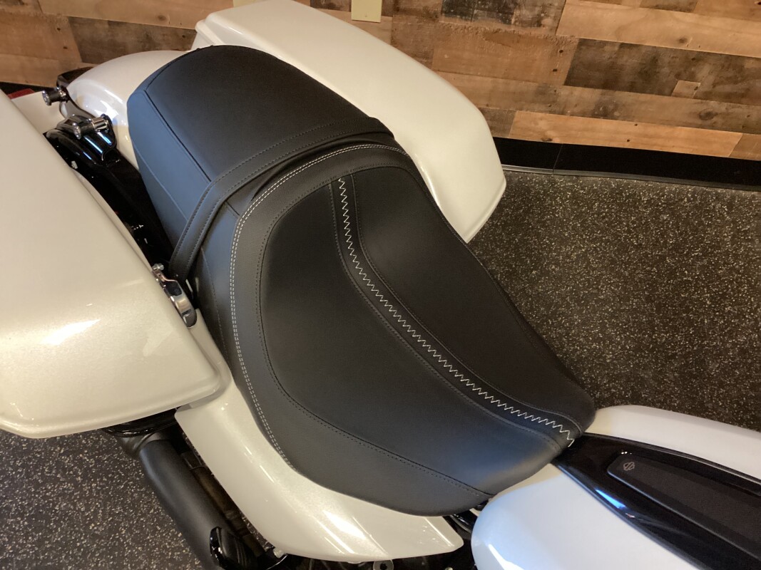 2025 Harley-Davidson Road Glide White Onyx Pearl - Black Finish FLTRX - Photo 8