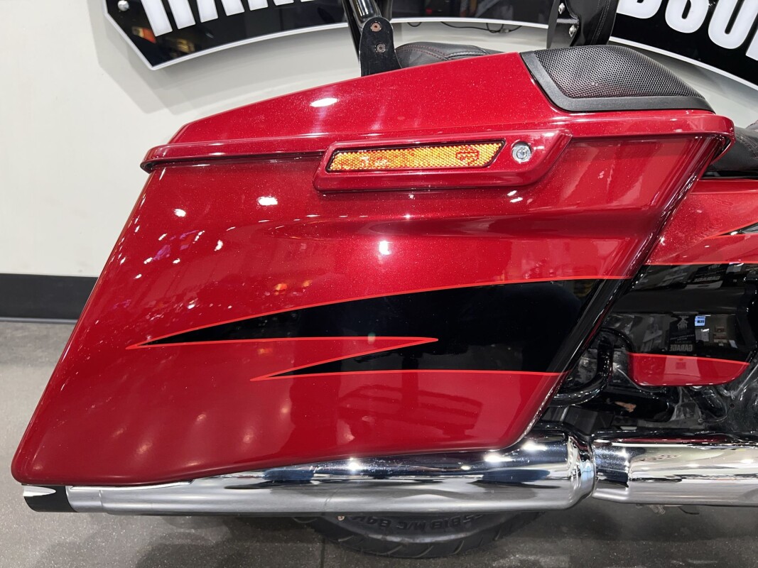 2017 Harley-Davidson CVO Street Glide FLHXSE - Photo 8