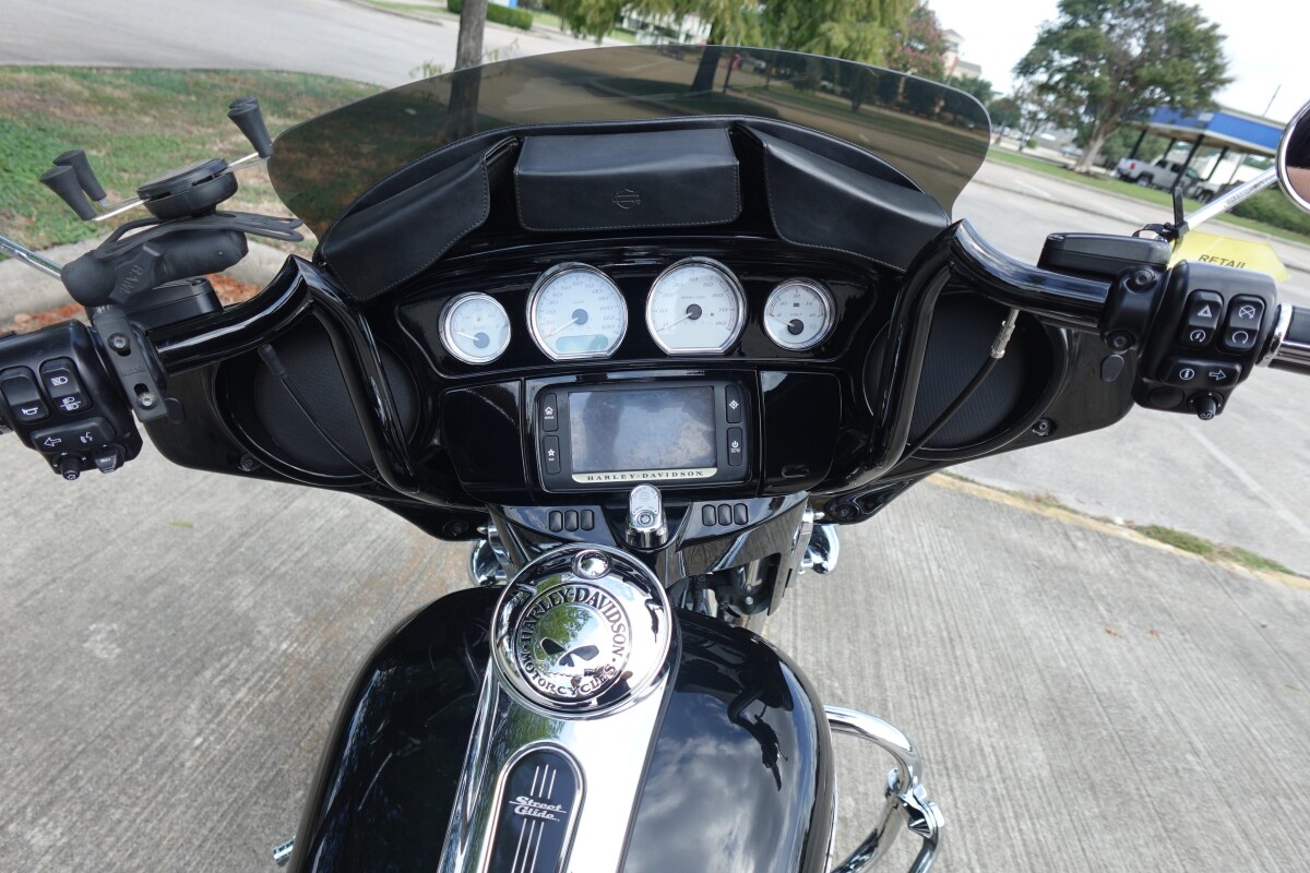 2017 Harley-Davidson Street Glide Special FLHXS - Photo 9