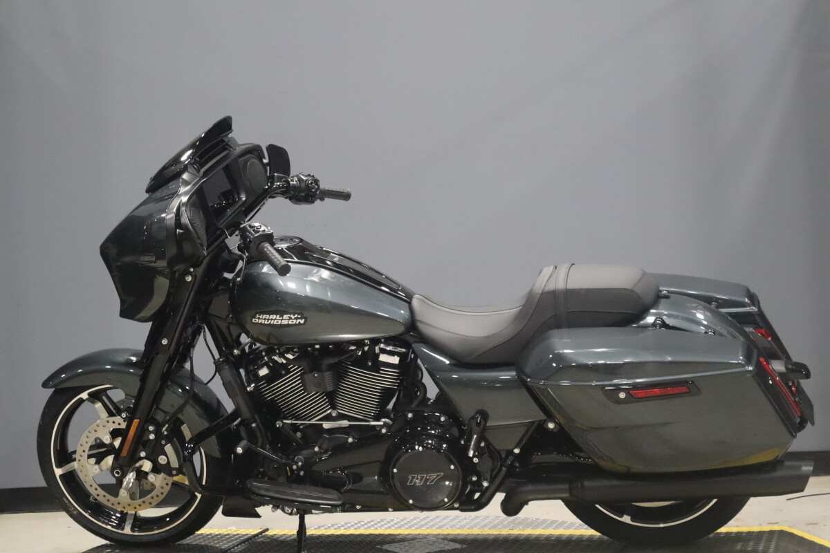 2025 Harley-Davidson Street Glide FLHX - Photo 9
