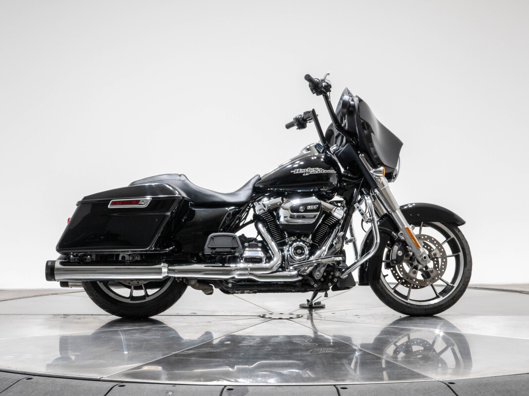 2020 Harley-Davidson FLHX Street Glide in Vivid Black with 13448 miles