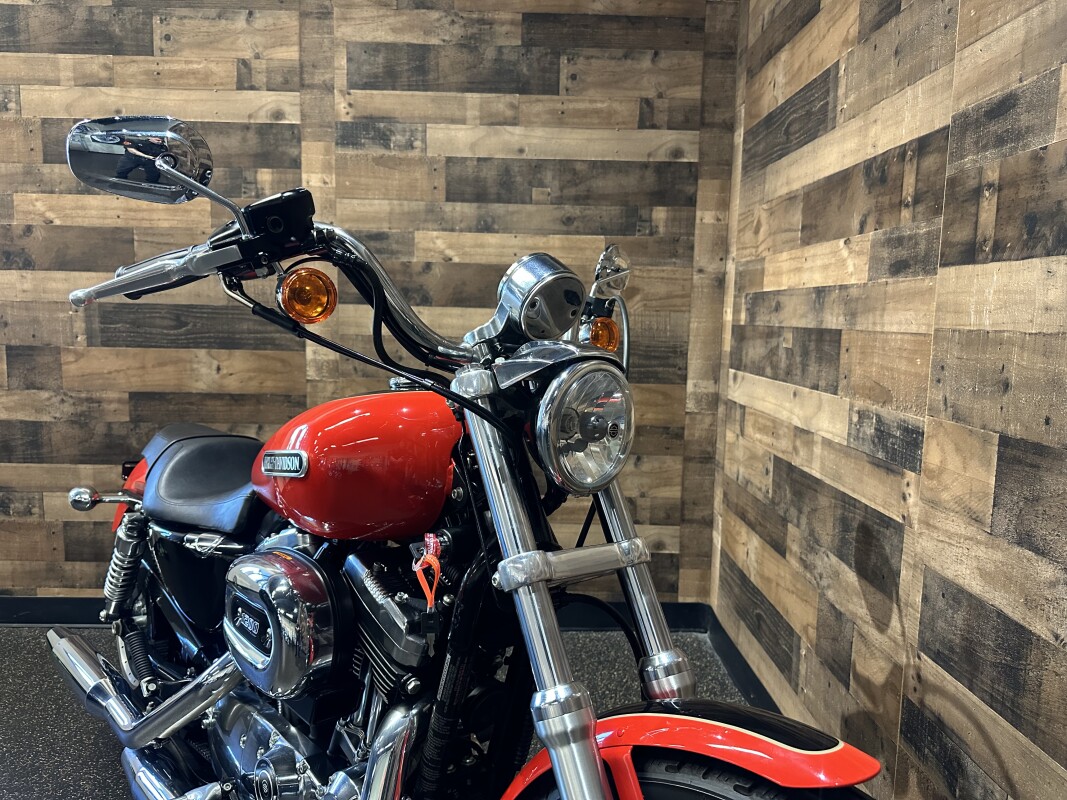 2010 Harley-Davidson Sportster 1200 Low Scarlet Red/Vivid Black XL1200L - Photo 4