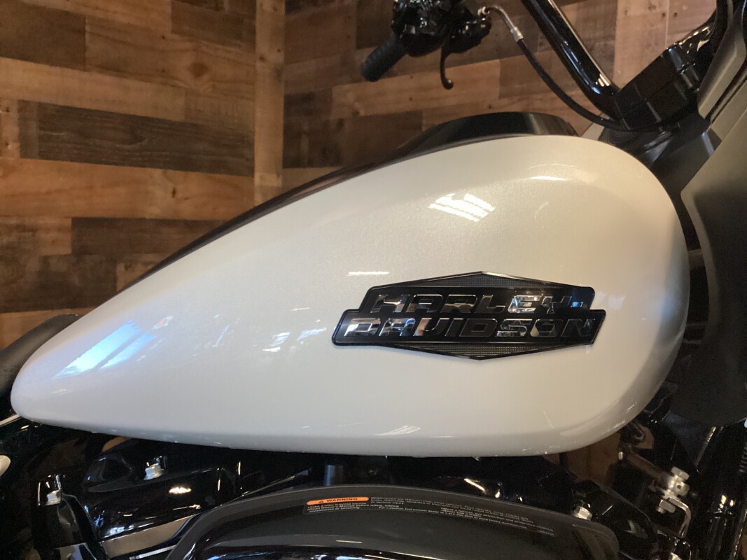 2025 Harley-Davidson Road Glide White Onyx Pearl - Black Finish FLTRX - Photo 5