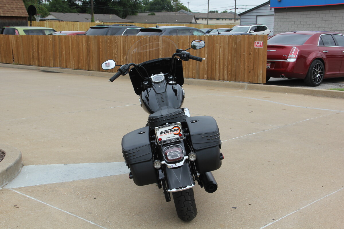 2025 Harley-Davidson Heritage Classic Vivid Black w/Laced Wheels - Photo 9