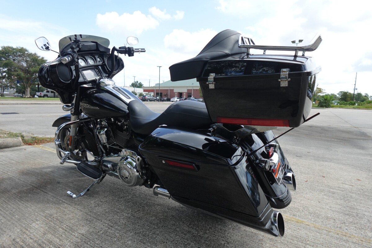 2017 Harley-Davidson Street Glide Special FLHXS - Photo 6