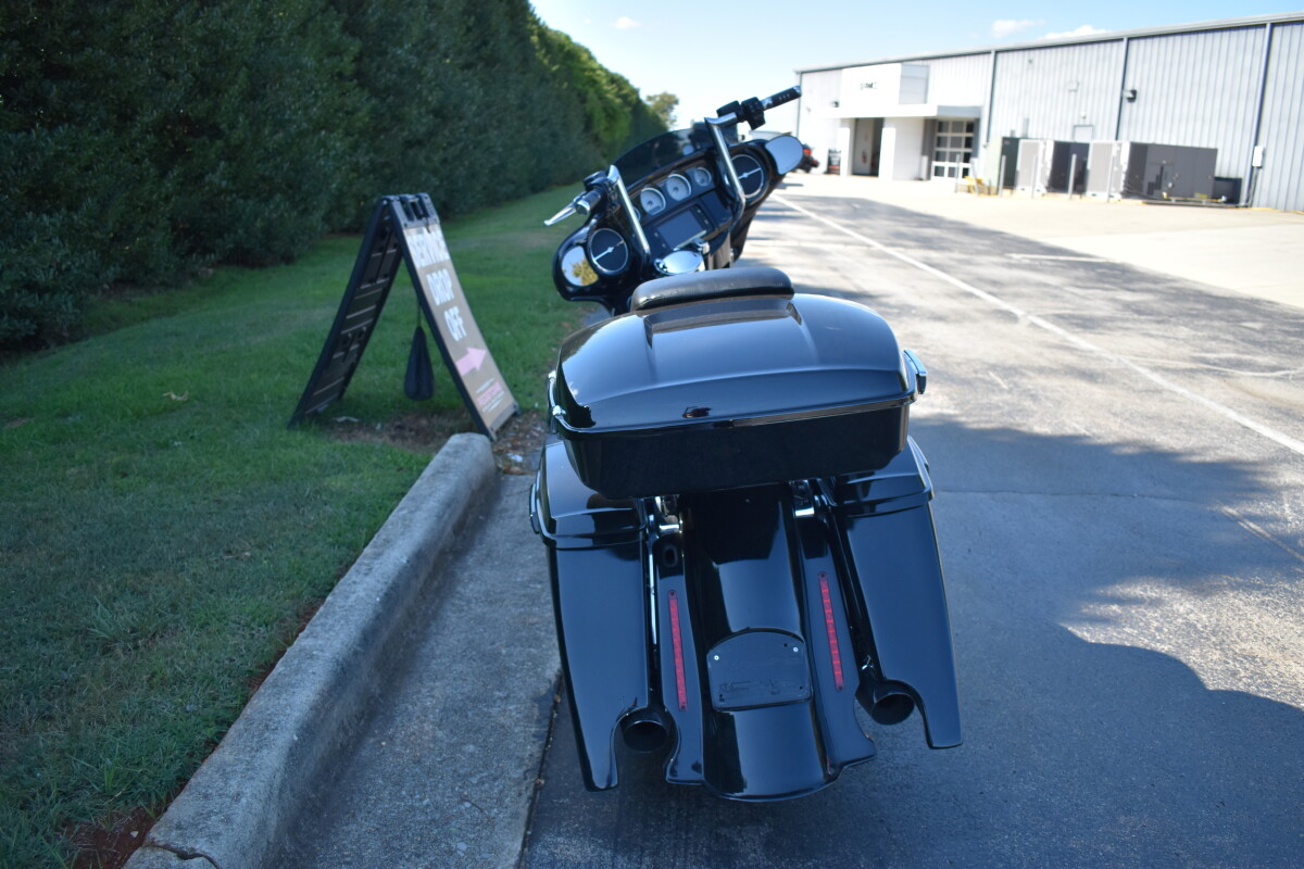 2017 Harley-Davidson Street Glide Special – Used Touring Motorcycle for Sale - Photo 7