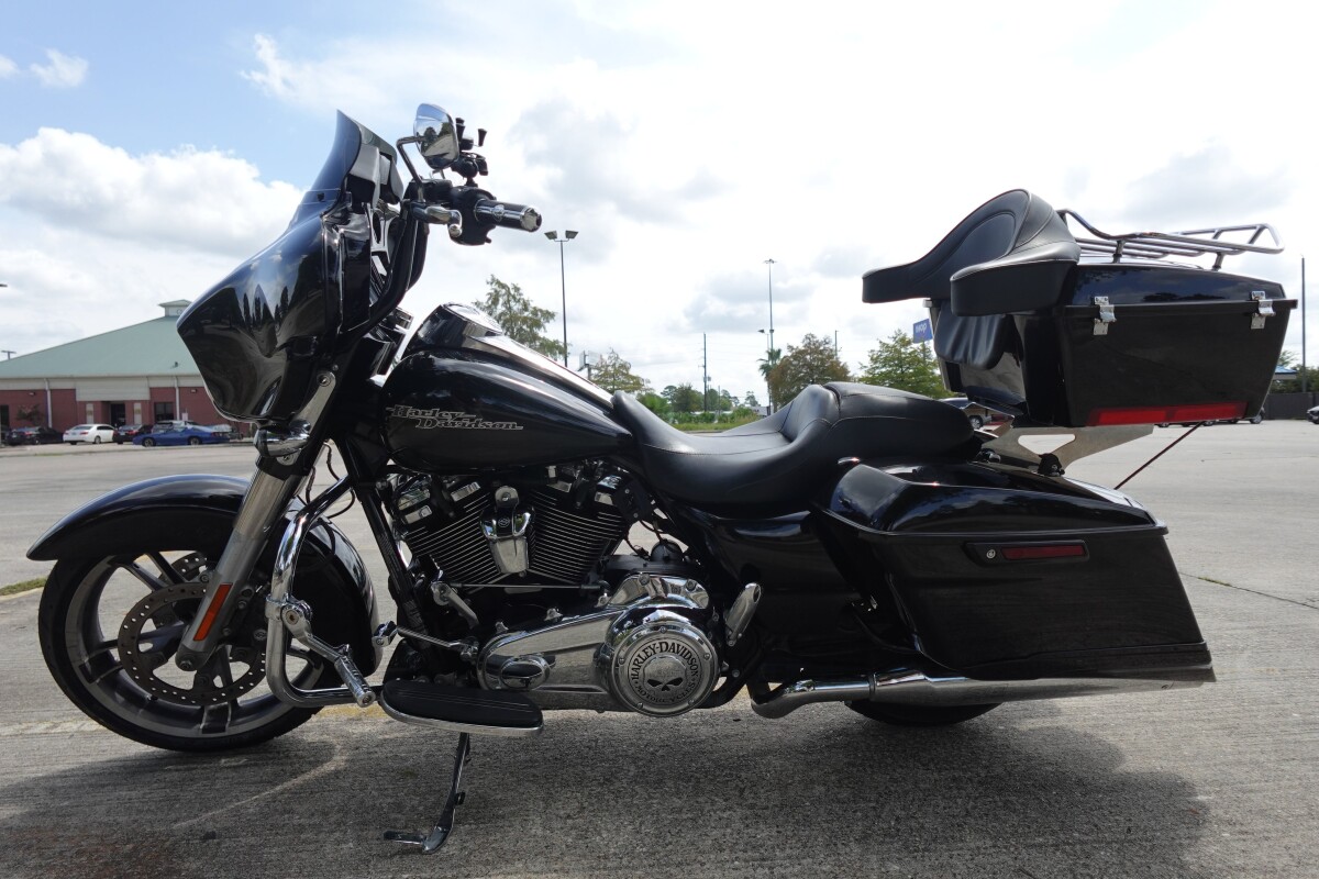 2017 Harley-Davidson Street Glide Special FLHXS - Photo 5
