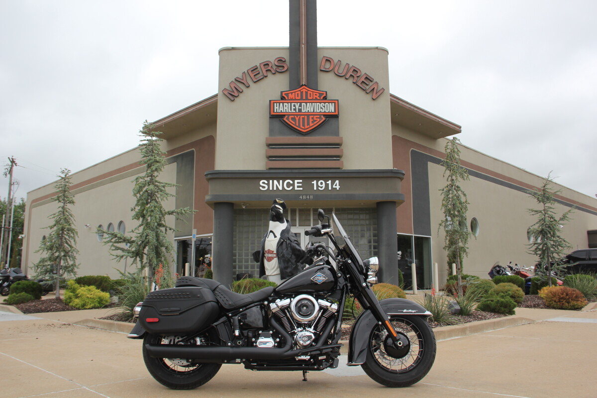 2025 Harley-Davidson Heritage Classic Vivid Black w/Laced Wheels