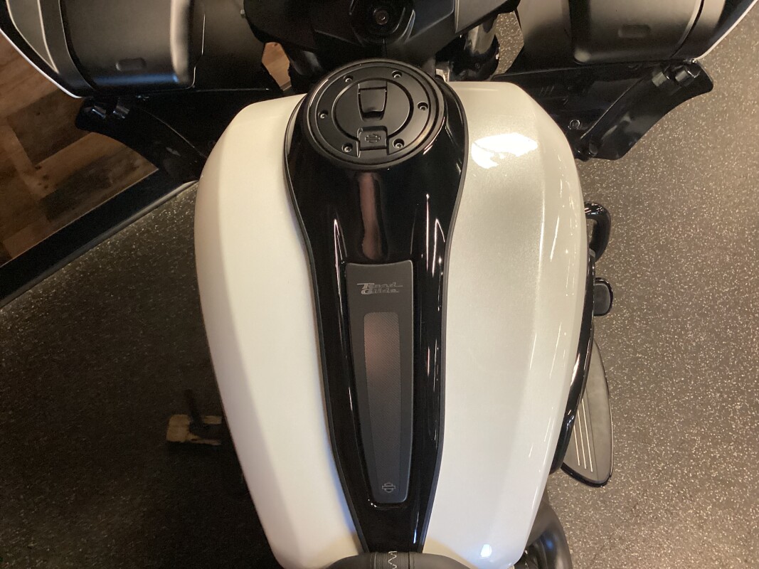 2025 Harley-Davidson Road Glide White Onyx Pearl - Black Finish FLTRX - Photo 4