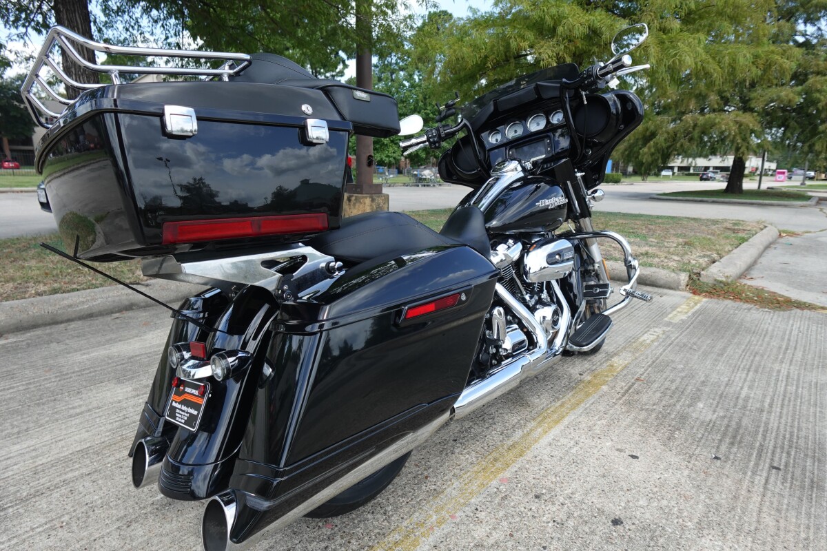 2017 Harley-Davidson Street Glide Special FLHXS - Photo 8