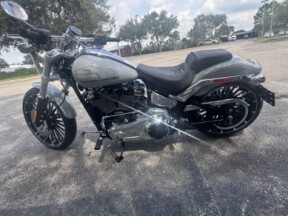 2025 Harley-Davidson® Breakout™ thumb 0