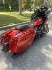 2025 Harley-Davidson® Road Glide™ thumb 3