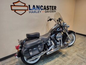 2016 Harley-Davidson® Heritage Softail® Classic Black FLSTC thumb 1