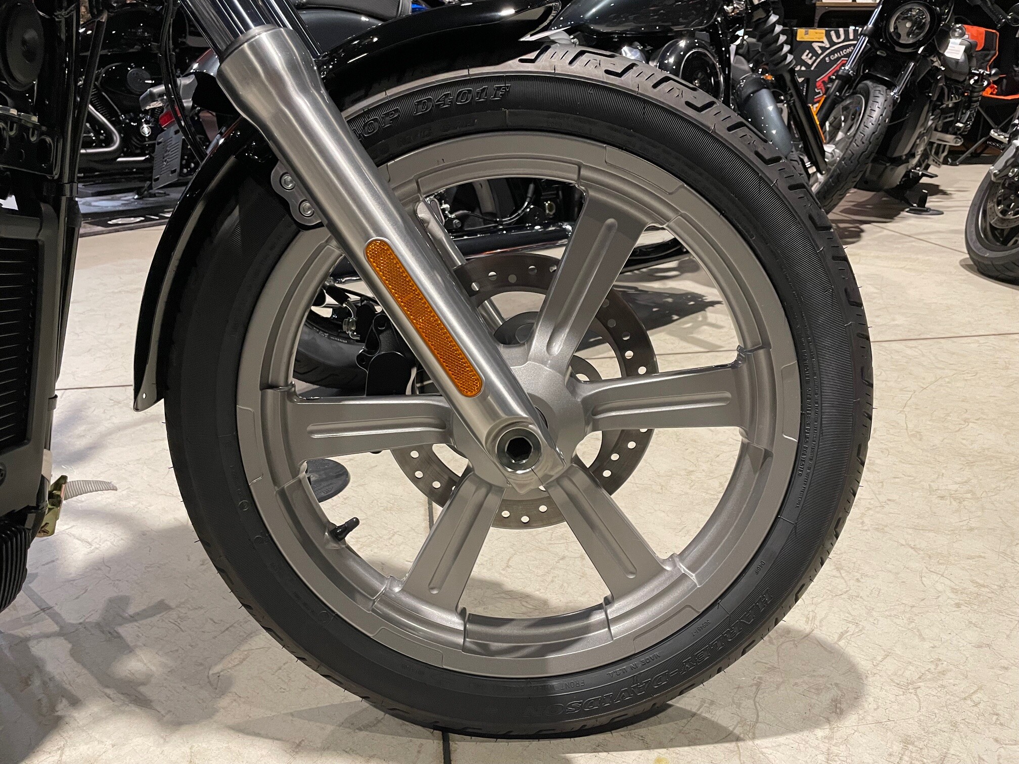 1台限定】ソフテイルスタンダードご成約で、スポークホイール