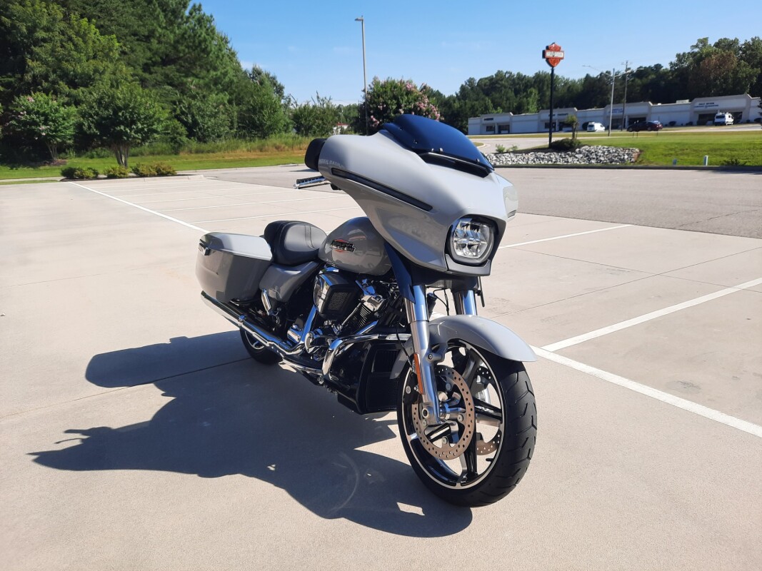 2025 Harley-Davidson Street Glide Billiard Gray - Photo 4