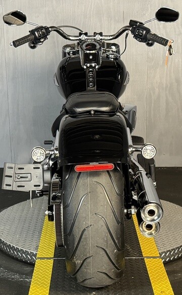 2025 Harley-Davidson Fat Boy FLFB VIVID BLACK W/ PINSTRIPE - Photo 4