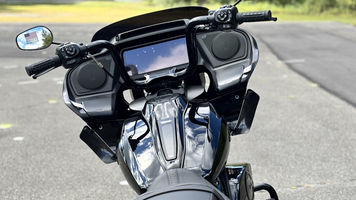 FLTRX 2025 Road Glide - Photo 10