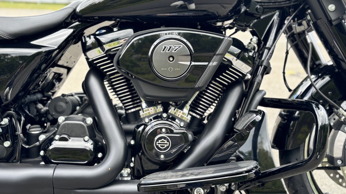 FLHX 2025 Street Glide - Photo 3