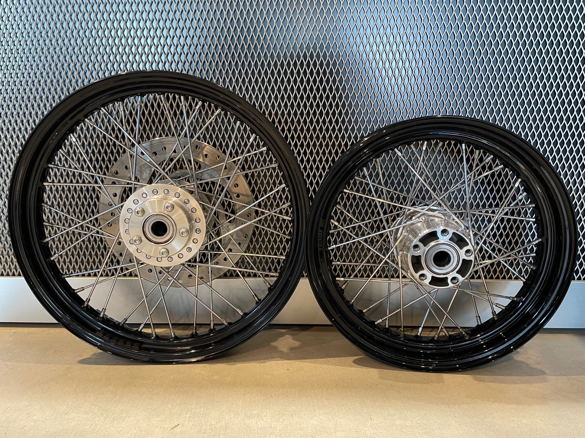 1台限定】ソフテイルスタンダードご成約で、スポークホイール