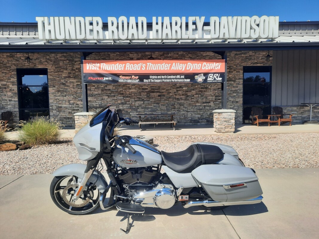 2025 Harley-Davidson Street Glide Billiard Gray