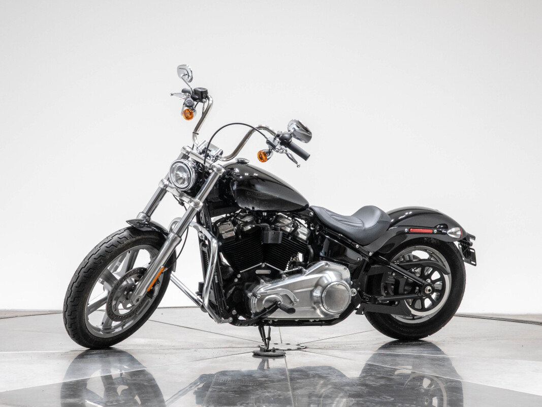 2022 Harley-Davidson FXST Softail Standard in Vivid Black with 10 miles - Photo 9
