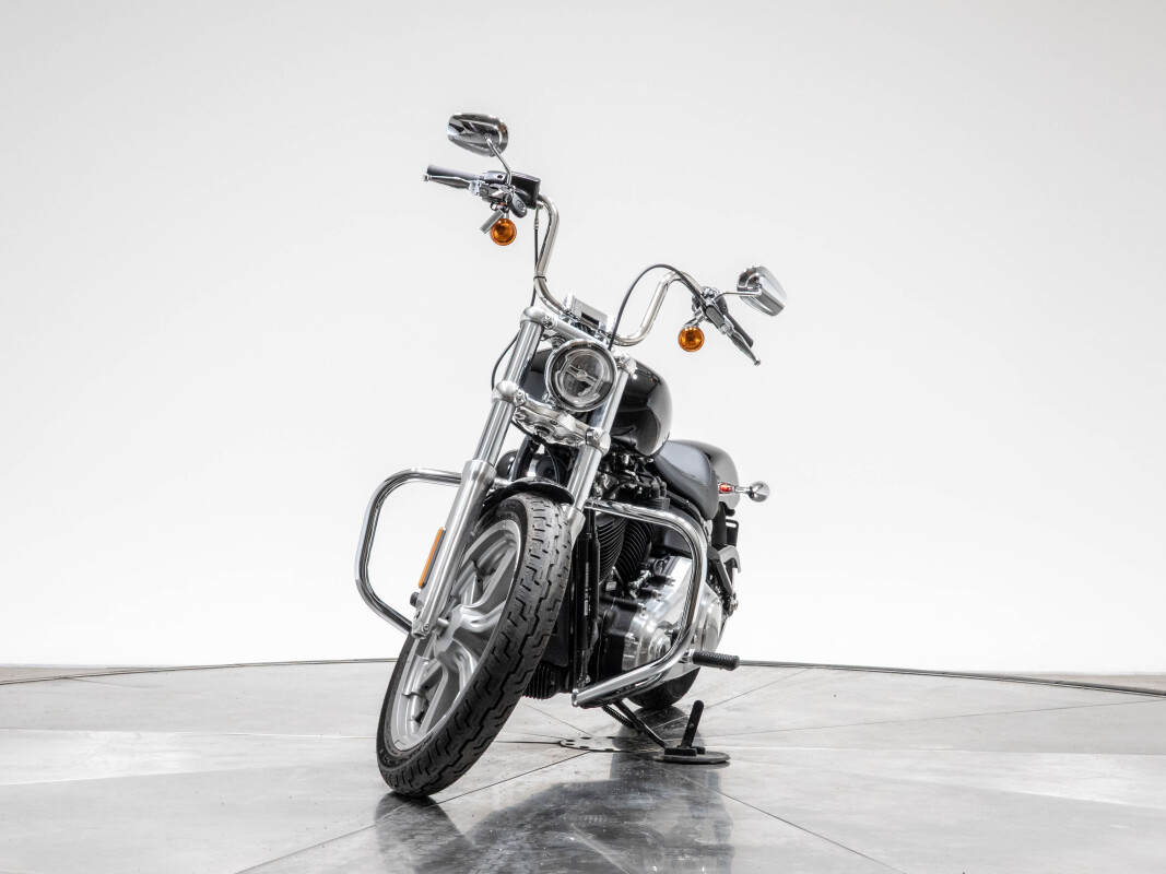 2022 Harley-Davidson FXST Softail Standard in Vivid Black with 10 miles - Photo 7