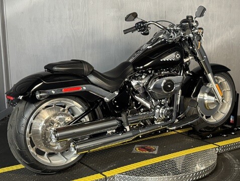 2025 Harley-Davidson Fat Boy FLFB VIVID BLACK W/ PINSTRIPE - Photo 8