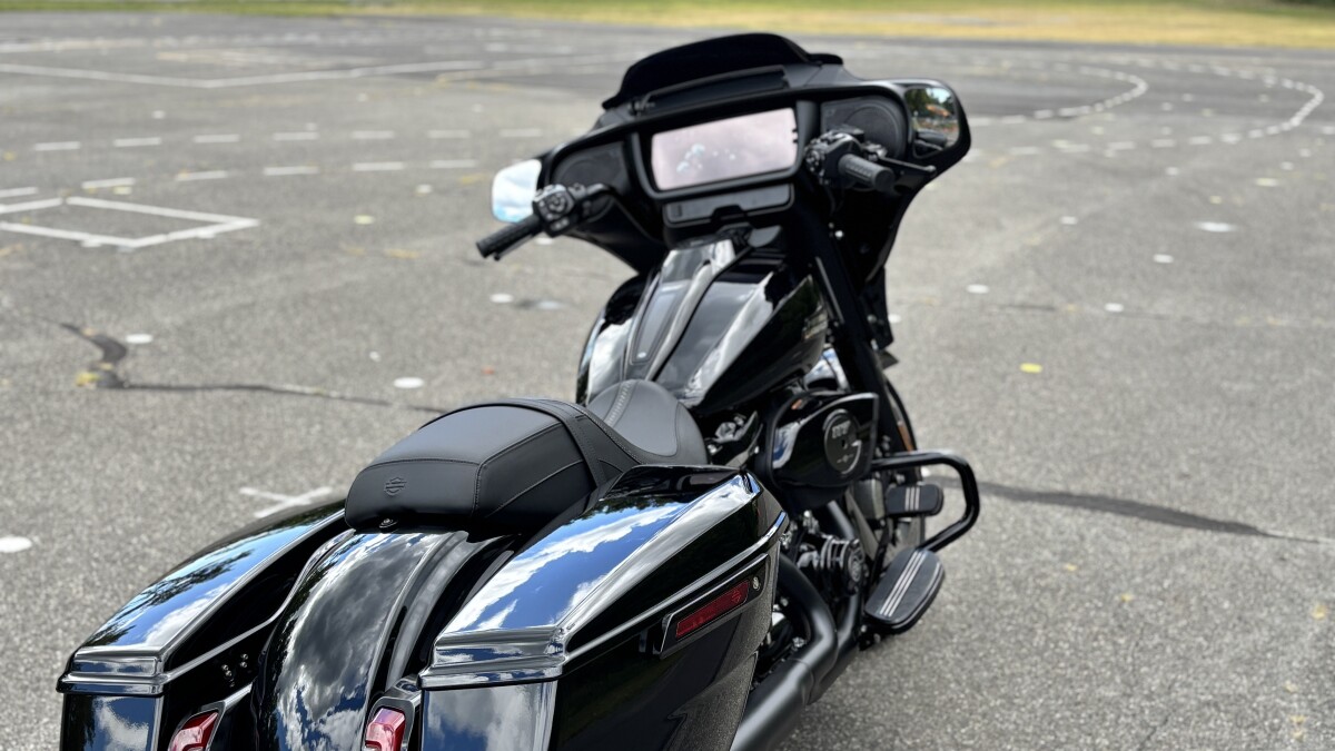 FLHX 2025 Street Glide - Photo 9