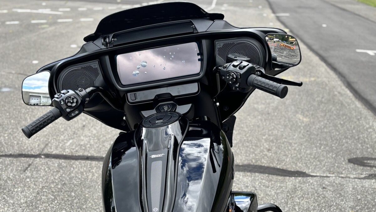 FLHX 2025 Street Glide - Photo 10