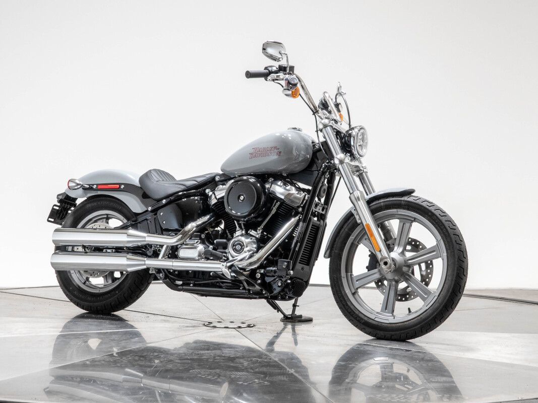 2024 Harley-Davidson FXST Softail Standard in Billiard Gray with 10 miles - Photo 2