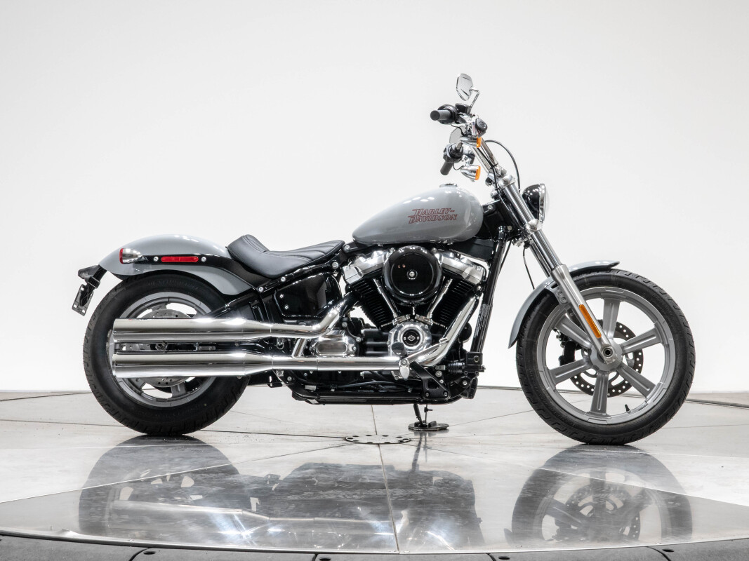 2024 Harley-Davidson FXST Softail Standard in Vivid Black